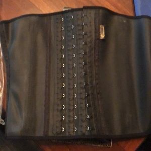 Hourglass Silhouette Shaper by Swancoast